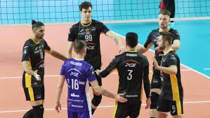 Skra bełchatów, 1957 yılında polonya'da kurulmuş bir voleybol takımıdır. Siatkowka Plusliga Pge Skra Belchatow Jastrzebski Wegiel 0 3 Kolejna Porazka Pge Skry Belchatow Sport Tvp Pl