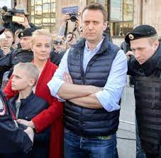 Bonbons und brathähnchen wie nawalnys hungerstreik in haft seit einer woche befindet sich alexej nawalny im hungerstreik. Polizei Kreml Kritiker Nawalny Erneut Festgenommen Welt