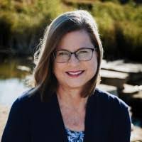 Lynne Hines's Instagram, Twitter & Facebook