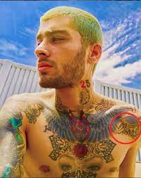 Zayn malik has an extensive collection of tattoos for 25 years old which includes his head tattoo and a perrie edwards cover up. Zayn Malik 60 Tattoos Pictures And Meanings Behind His Ink