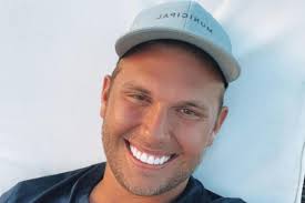 Chase Chrisley Is Celebrating 'Almost One Month' Without Alcohol: 'Feeling  Better Than I Have in Years'