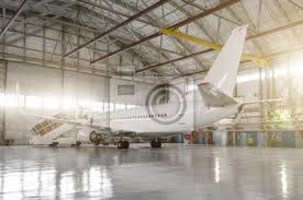 Browse our listings to find jobs in germany for expats, including jobs for english speakers or those in your native language. Das Flugzeug Im Hangar Hinter Dem Ganzen Flugzeug Und Der Gangway Fototapete Fototapeten Chassis Gangway Luft Und Raumfahrt Myloview De