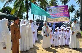 Berdirinya darussa'adah mempunya isejarah panjang, yang tidak terlepas dari perkembangan politik dan social kemasyarakatan yang berpengaruh. Logo Darussaadah Aceh Visitbandaaceh Com