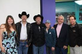 Mine That Bird S Former Trainer Chip Woolley White Shirt Dont Know Lady Or The Next Guy Small Guy Jockey Calvin Bur Pink Shirt Derby Winners The Incredibles