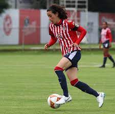 Chivas Femenil Chivasfemenil En Instagram Nuestra Capitania Abandono El Juego Vs Monarcas Tras Sufrir Una Aparatosa Caida En Femenil Futbol Chivas Chivas