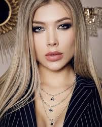 Ada Valentin's Instagram, Twitter & Facebook