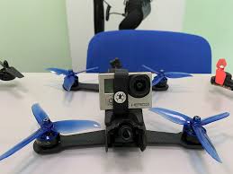 Gde V Moskve Nauchitsya Letat Na Kvadrokoptere