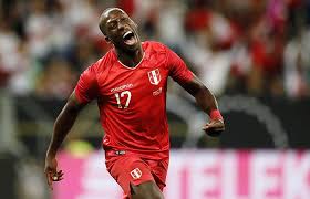 Gianluca lapadula, quien asistió a luis advíncula para que haga el segundo gol en el perú vs ecuador por eliminatorias qatar 2022, abrazó y se emocionó con el lateral, al punto que terminó. Luis Advincula Fue Elogiado Por La Prensa Espanola Tras Convertir Frente A Alemania