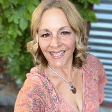 Melissa Santangelo's Instagram, Twitter & Facebook