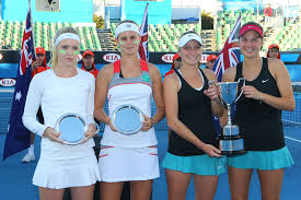 Siete meses después de su último partido oficial, marketa vondrousova volió a sentirse tenista y además con victoria. Marketa Vondrousova Greet Minnen Miriam Kolodziejova Katharina Hobgarski Marketa Vondrousova And Miriam Kolodziejova Photos Zimbio