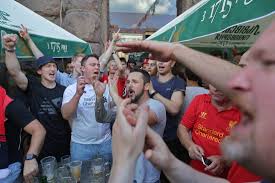 Студент факультета журналистики мэтт бакнер отчислен из гарварда за преступление, которого он не совершал. The Mirror Masked Ukraine Hooligans Film Themselves Moments Before Attacking Liverpool Fans Kyivpost Ukraine S Global Voice