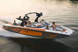 Best Ski Boat Photos 10 Best Tow Boats For Water Skiing And Wakeboarding Wakeboard Boats Tow Boat Ski Boats