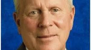 Henderson reacts to Benson family drama