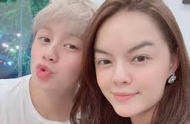 Chụp ảnh selfie cùng nhau, không ai ngờ Phạm Quỳnh Anh hơn Bảo Hân tới 16  tuổi