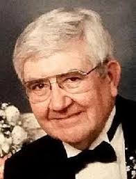 Robert Hipple's Instagram, Twitter & Facebook