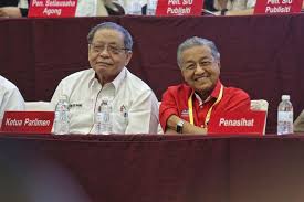 Kit siang laments dr mahathir's refusal to admit resignation was a mistake. Malaysia S Dap Accused Of Blindly Copying Pap Today