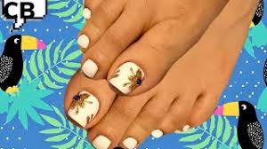 Checa estos 10 diseños de uñas blancas que querrás tener ahora mismo Diseno De Unas Elegante En Color Blanco Y Dorado Youtube