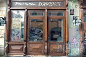 Găsește programul de lucru pentru pensiunea da vinci în strada apollonia hirscher nr. Pensiunea Da Vinci Sleep In Brasov Brasovtour Com