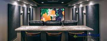 Kullanacağınız rahat koltuklar, büyük bir televizyon veya projektör aleti, evinizde kullanmadığınız bir odanızı bütçeniz dahilinde küçük bir mini sinema odası yapmak için. Ev Sinema Odasi Ses Yalitimi Evde Sinema Salonu Akustik Mimarlik