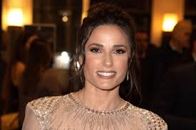 Maybe you would like to learn more about one of these? Capucine Anav A 30 Ans Hommes Stars De Sa Vie Complexes Secret Story Et Tpmp
