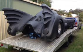 The batmobile will reportedly make its arrowverse debut in the cw's batwoman season 2, according to daniel richtman. Batman Batwoman And Their Batmobile 4x4earth