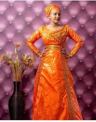 Modele grand boubou femme bazin( thioup mali / senegal). Bazin Riche Soninkara Couture Publications Facebook