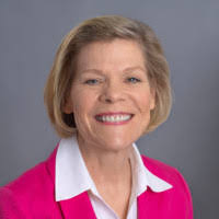 Cynthia Fahey's Instagram, Twitter & Facebook