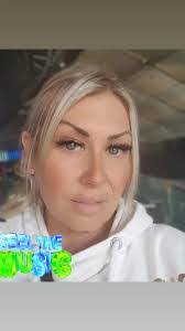 Nikki Barrow's Instagram, Twitter & Facebook