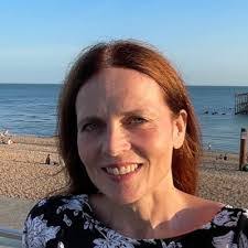 Suzanne Barlow's Instagram, Twitter & Facebook