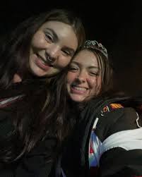 bella (@bella.rollins) • Instagram photos and videos