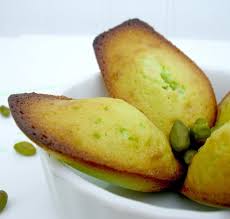 Recette De Madeleines A La Pistache La Recette Facile Recette Recette Madeleine Alimentation Recette