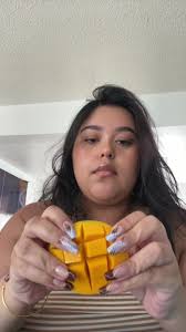 In my @Kirsten Titus era with the mango I picked today #mango #mukbang  #fruit #fruitcutting #foryou #miami #fruitmukbang #fypage #plussize  #miamifood #mangomukbang #mangocutting