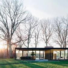 Phillip Johnson S 1949 Glass House Inspired By Mies Van Der Rohe Photo Bauhaus Movement Archit Philip Johnson Glass House Glass House Architecture