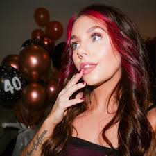 I realised the other day that I never really share the little things… I'm  always posting the same old same old! And if I'm being honest I have no  idea why.. So