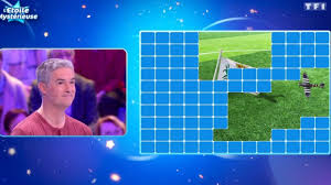 En donnant l e nom de josiane balasko vendredi 2 novembre dans les 12 coups de midi sur tf1, julien ne s'attendait probablement pas à remporter sa seconde etoile mystérieuse.et pourtant, comme révélé par télé. Les 12 Coups De Midi Quelle Star Se Cache Derriere L Etoile Mysterieuse On Vous Donne Des Indices Femme Actuelle Le Mag