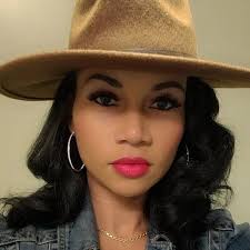 قال دينزل: "أنا مغادر من هنا مع شيء ما" 😭 (🎥 @gq)