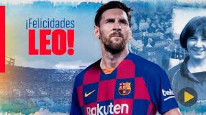 Lionel messi, que este jueves cumplió 34 años, fue sorprendido a la medianoche por sus compañeros de la selección argentina, quienes lo despertaron para cantarle el feliz cumpleaños y agasajarlo con regalos, entre ellos un bidón que supuestamente contiene agua bendita. Neymar Jr Ronaldinho La Nba Nadie Se Olvido Del Cumpleanos De Leo Messi