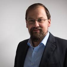 Daniel Bachmann (@Bachmann_h2)