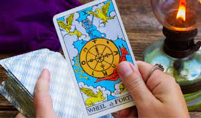 Rip the card make a horizontal rip in the middle of one of the king's long sides to the fold in the center. When Cards Fall Out Of A Deck When Shuffling Ethony