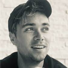 Steve Edgecomb's Instagram, Twitter & Facebook