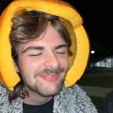 Scott Quest's Instagram, Twitter & Facebook