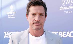 Simon Rex joins the cast of The Leader