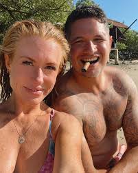 Molly Hendrickson 🎬 (@whereintheworldismollyonair) • Instagram photos and  videos