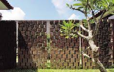 Pagar rumah mempunyai beberapa fungsi sebagai gerbang masuk dan pembatas area rumah, mempercantik tampilan rumah dari luar, sekaligus sebagai benteng rumah anda. 30 Desain Model Pagar Tembok Minimalis Modern Elegan Ideas House Design Compound Wall Design Fence Design