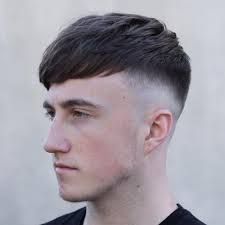 10 gaya rambut pria keren yang populer di tahun 2019. 11 Model Rambut Pria Yang Tengah Jadi Tren Di 2018 Plus 5 Produk Pomade Oke Yang Bisa Kamu Coba