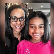 Stacie Cotton's Instagram, Twitter & Facebook