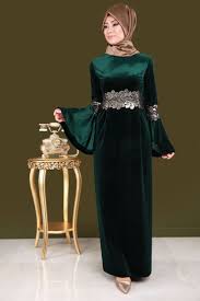 Volan Kol Kalem Etek Kadife Abiye Zumrut Urun Kodu Rz6111 109 90 Tl Abiye Etek Kadife Kalem Kodu Model Pakaian Hijab Pakaian Wanita Model Pakaian