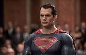 In zack snyder's justice league, determined to ensure superman's (henry cavill) ultimate sacrifice was not in vain, bruce wayne (ben affleck) aligns forces with diana prince (gal gadot) with plans to recruit a team of metahumans to protect the world from an approaching threat of catastrophic. Genri Kavill Ne Vernetsya Na Dosemki Ligi Spravedlivosti Vpechatleniya Rbk Stil