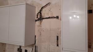 Find kitchens, joinery & hardware at howdens. Howden Clerkenwell White Gloss Kitchen Refit Day Four Youtube