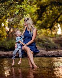 Mother And Son Photography Ideas And Posing Tips Family Portrait Photogr Family Portrait Photography Photography Poses Family Photography Inspiration Portrait
